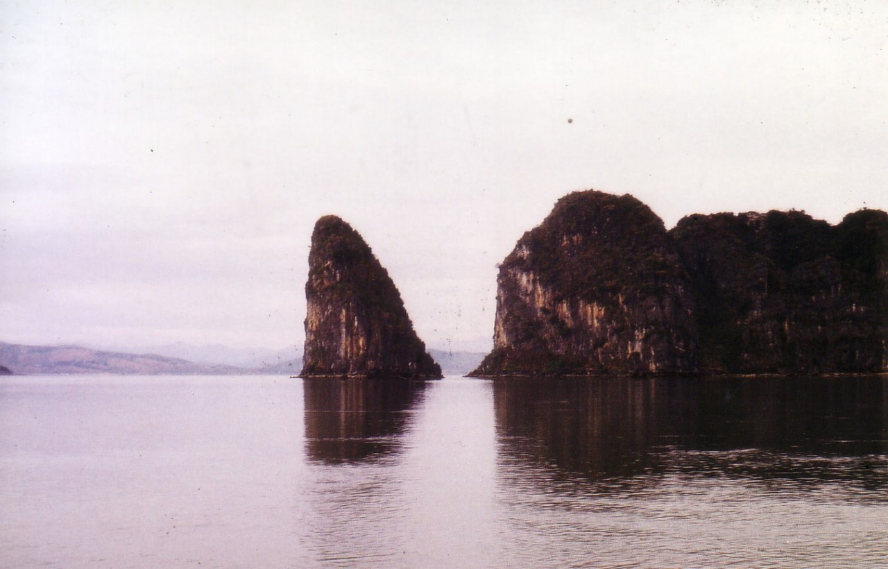 Yesteryear in Ha long Bay through Lenses of Foreign Tourists