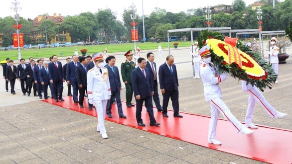 leaders pay tribute to late president on national reunification day occasion