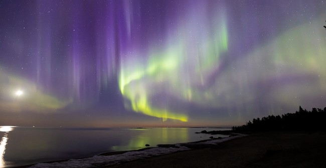 Vietnamese Man's Quest to Photograph the Northern Lights