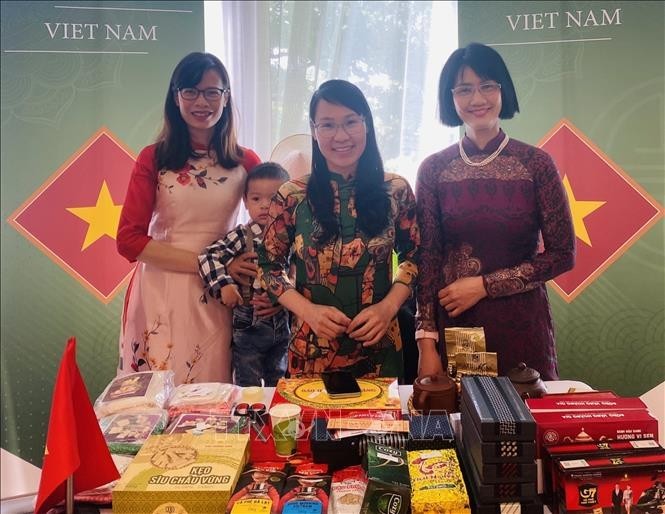 Vietnamese Delegation in Geneva Joins Asian Harvest Festival