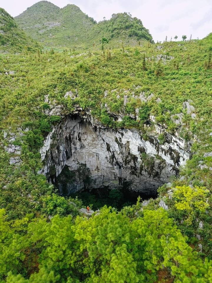 Ha Giang Sinkhole Turned Majestic Tourist Beauty