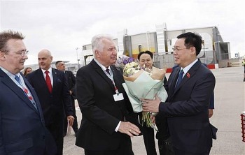 National Assembly Chairman Vuong Dinh Hue Starts Official Visit to Hungary