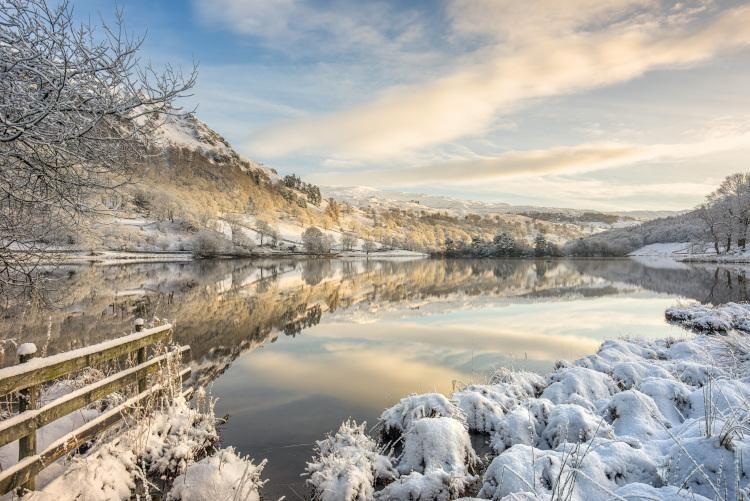 12 Charming Towns in the UK for Your Ideal Christmas Family Trip