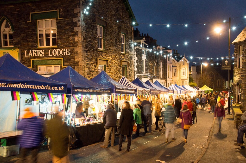 12 Charming Towns in the UK for Your Ideal Christmas Family Trip