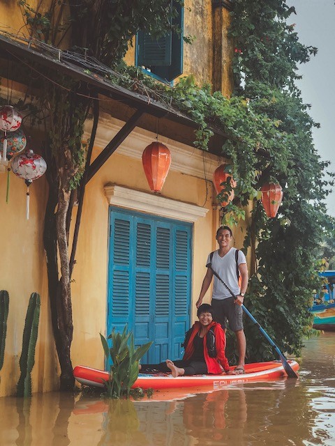 Hoi An Attracts Tourists in Flood Season