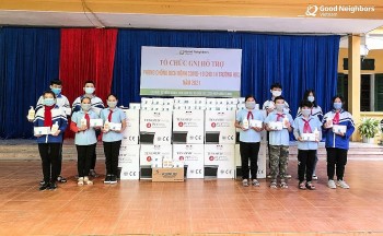 GNI Provides Medical Supplies Worth Over VND 110 million to Hoa Binh Schools