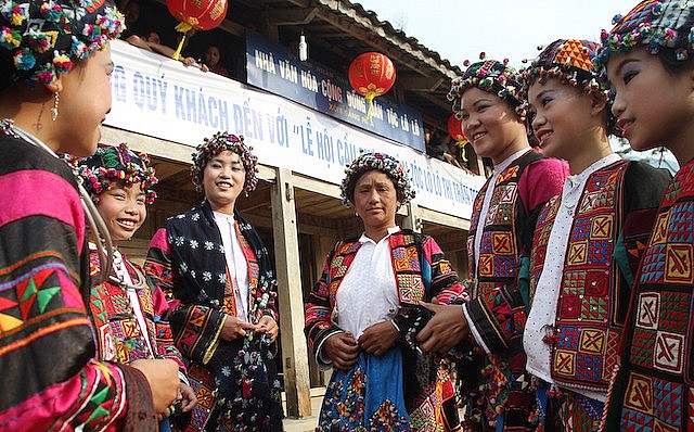 Praying for Rain Dance: Special Celebration of Lo Lo Ethnic Minority - Video