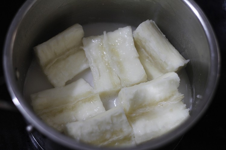 Best Recipe for Hanoi style Steamed Cassava in Coconut Milk (Step-by-step pictures)