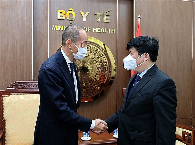 Minister of Health Nguyễn Thanh Long received Takeshi Kasai, World Health Organisation (WHO) Regional Director for the Western Pacific on Monday. — Photo suckhoedoisong.vn