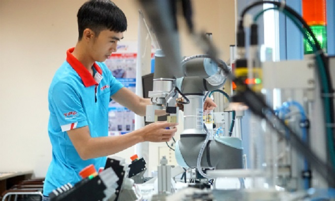 vietnam moves up two places in bloomberg innovative economy index