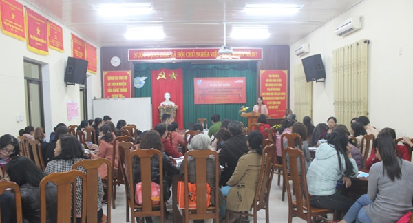 un women helps da nang organise training course on gender based violence