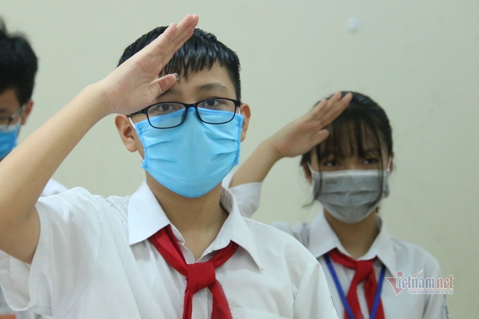 Hanoi continues to shut schools to curb coronavirus infections