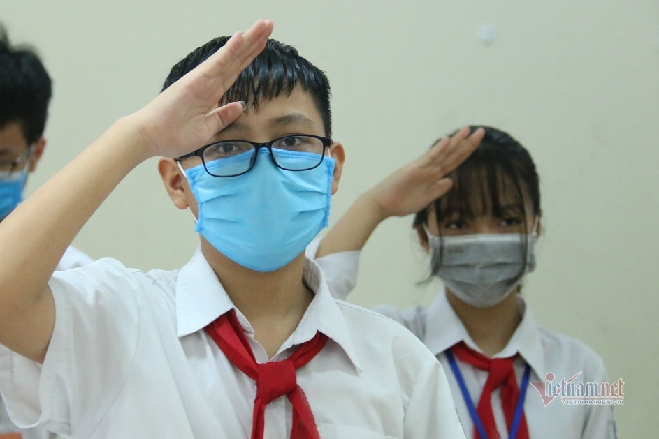 hanoi continues to shut schools to curb coronavirus infections