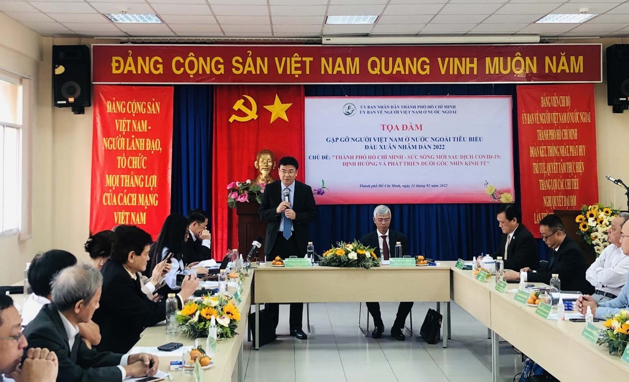 vietnamese expats in difficulties receive support