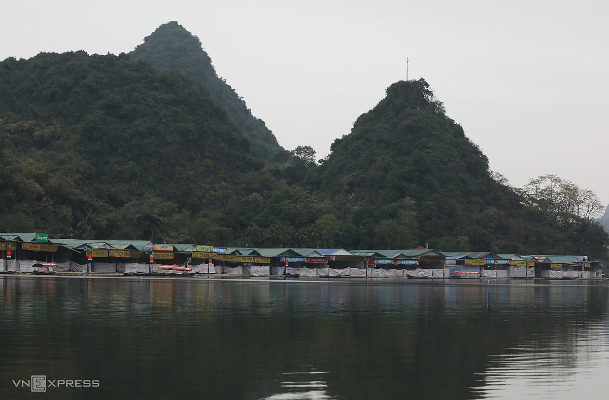 Hanoi reopens historical sites, walking streets this month