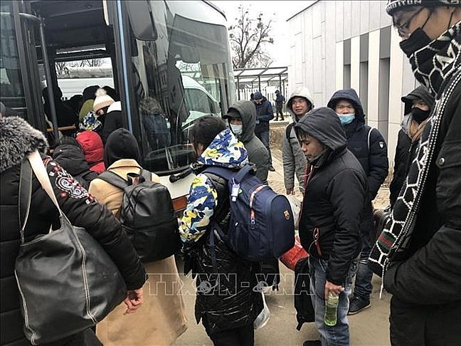 Vietnamese in Ukraine Scheduled to Arrive Home on March 7