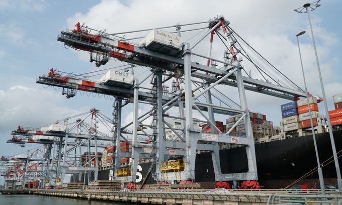 A container ship docks at a port at the Tan Cang – Cai Mep Thi Vai Terminal in Ba Ria–Vung Tau Province, southern Vietnam. Photo by VnExpress