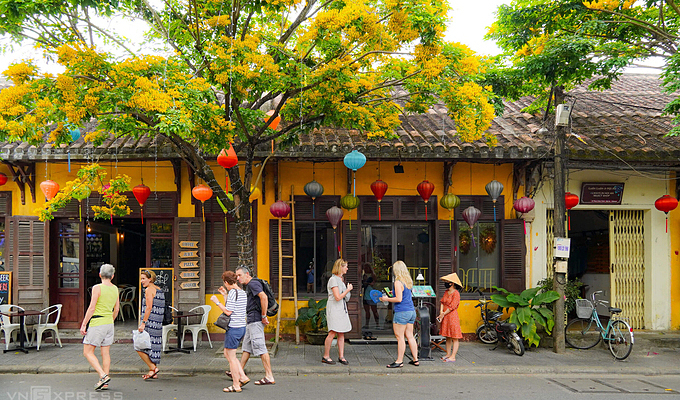 Vietnamese Excited for Tourism Revival