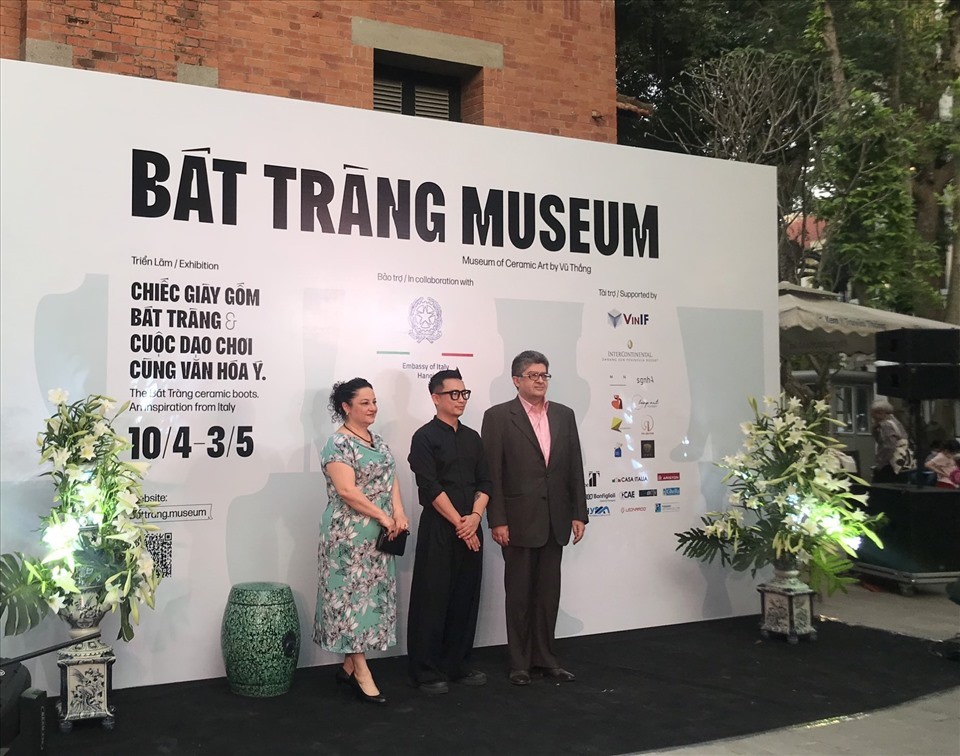 Bat Trang Ceramic Boot Exhibition – Cultural Bridge between Vietnam and Italy