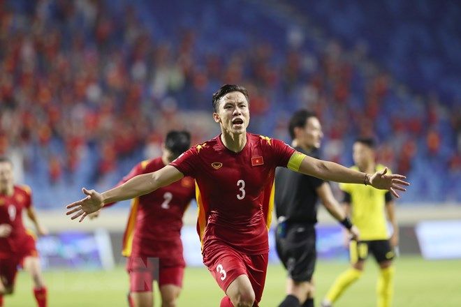 Que Ngoc Hai celebrates with joy after scoring the winning goal for Park Hang-seo's side. (Photo: VN+)