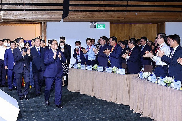 PM: Vietnam Persists with Renewal, Integration Policy