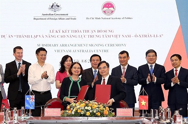 The Hồ Chí Minh National Academy of Politics and the Australian Department of Foreign Affairs and Trade signed an agreement to establish and build the capacity of the Việt Nam–Australia Centre in Hà Nội on Wednesday. 