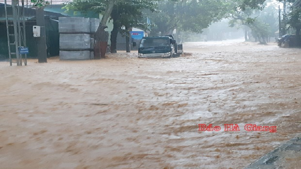 Vietnam weather this week: Three killed in floods in Ha Giang, more rains to lash northern mountainous provinces