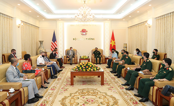 Vietnam, US to further cooperate in war legacy relief