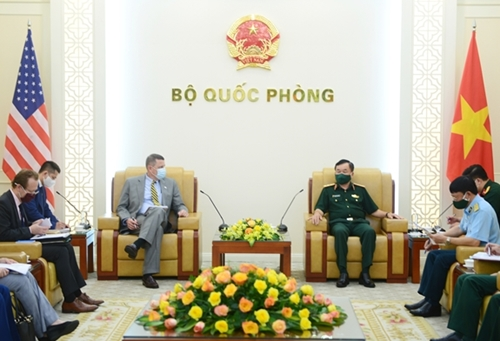 Vietnam, US to further cooperate in war legacy relief