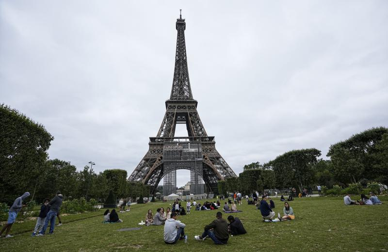 eiffel tower reopens after nine month closure with covid passes required