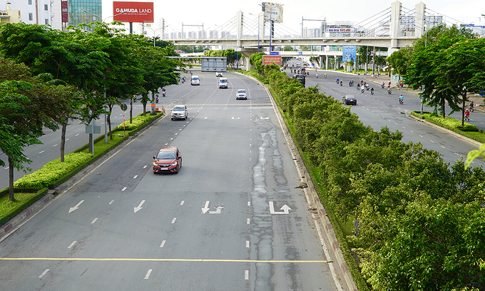 Few traffic is seen on Dien Bien Phu Street of HCMC's Binh Thanh District during a Covid-19 social distancing period, July 9, 2021. Photo by VnExpress