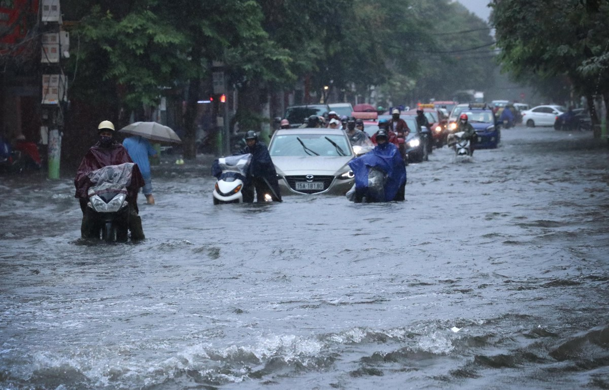 heavy rains wreak havoc up and down vietnam more rains forecast from august 8 14