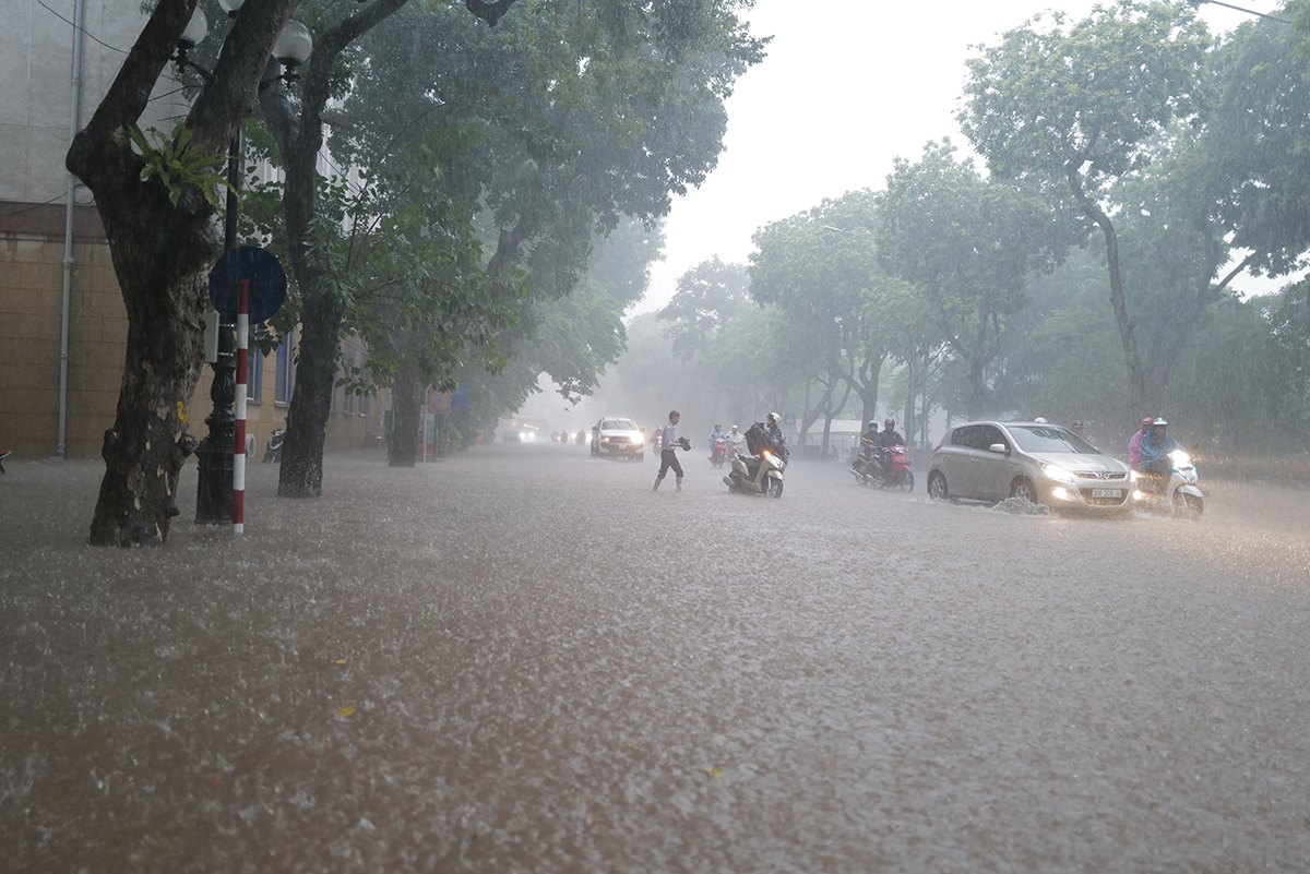 hanoi flooded after heavy downpours