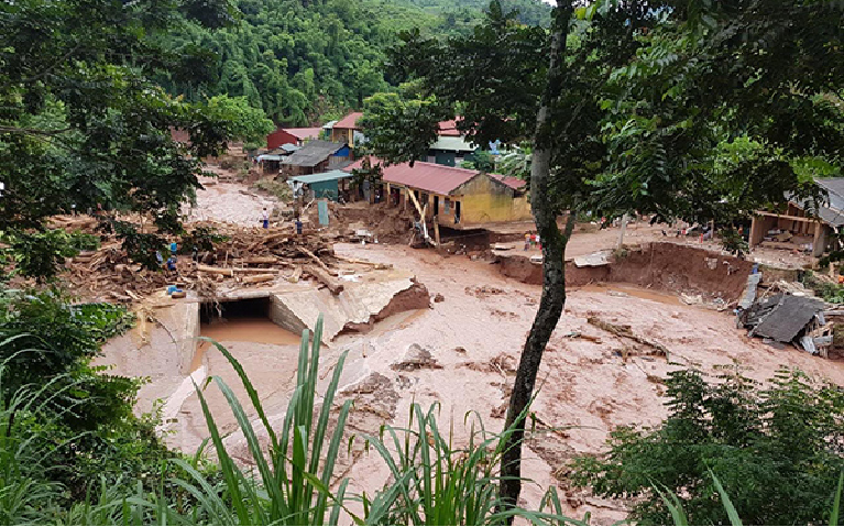 vietnam weather flash floods landslides kill six in the north due attention needed