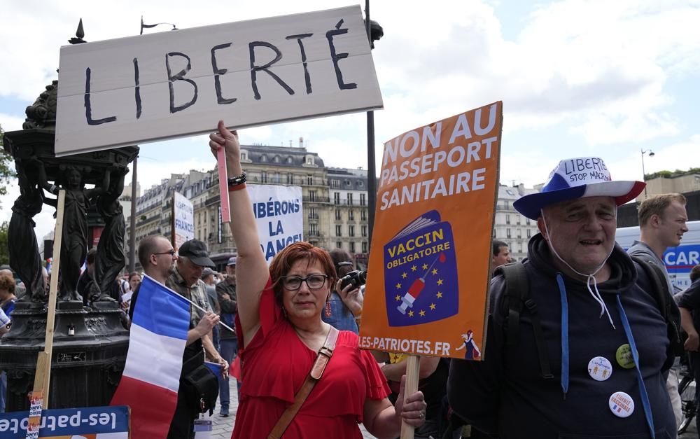 Thousands Protest Coronavirus Health Pass in France, Police Bracing for Clashes