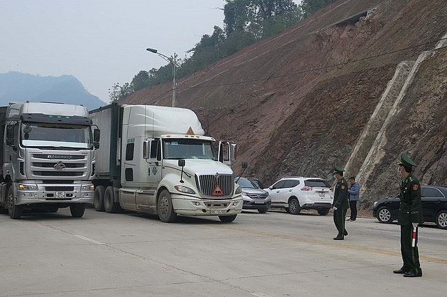 Covid-19: China Shuts Down Border Gate with Vietnam to Review Safety Measures