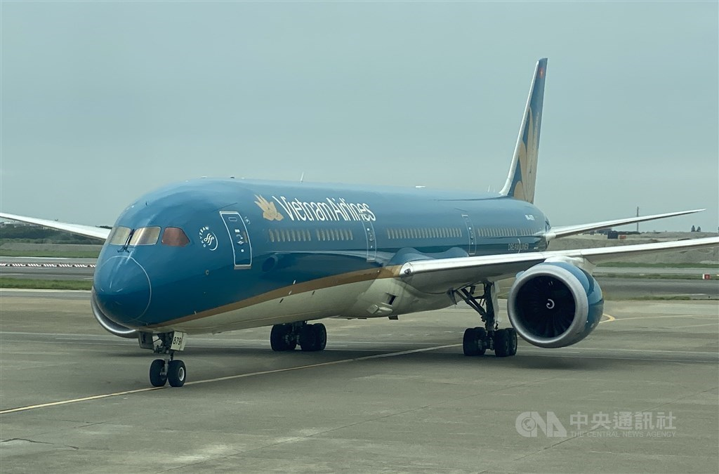 taiwan vietnam flight services set to restart by mid october