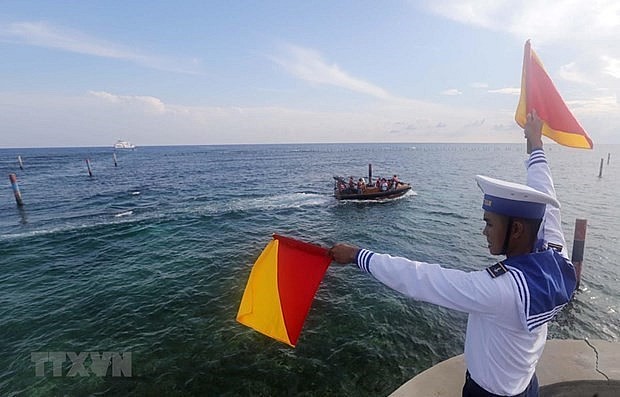 Vietnam Resolutely Protects Sovereignty over Archipelagoes