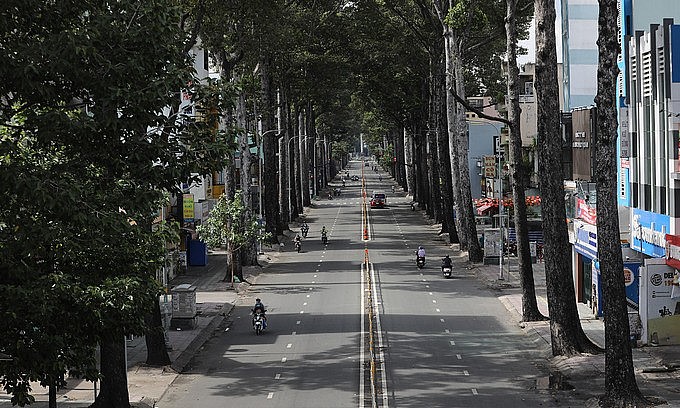 Aerial view of a desolate HCMC street amid a Covid-19 social distancing order. Photo by VnExpress