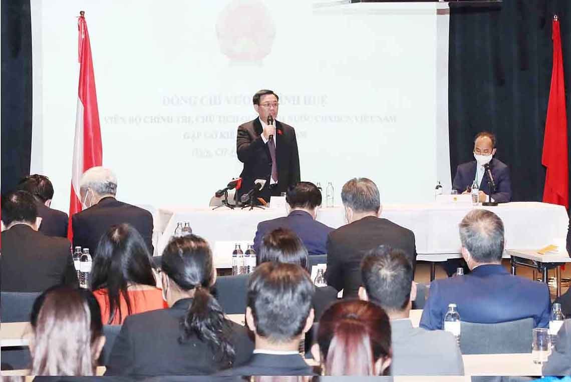 top legislator holds special meeting with overseas vietnamese