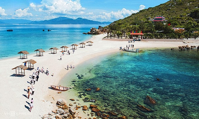 Tourists visit an island in Nha Trang, central Vietnam, March 2021. Photo by VnExpress/Khoa Tran