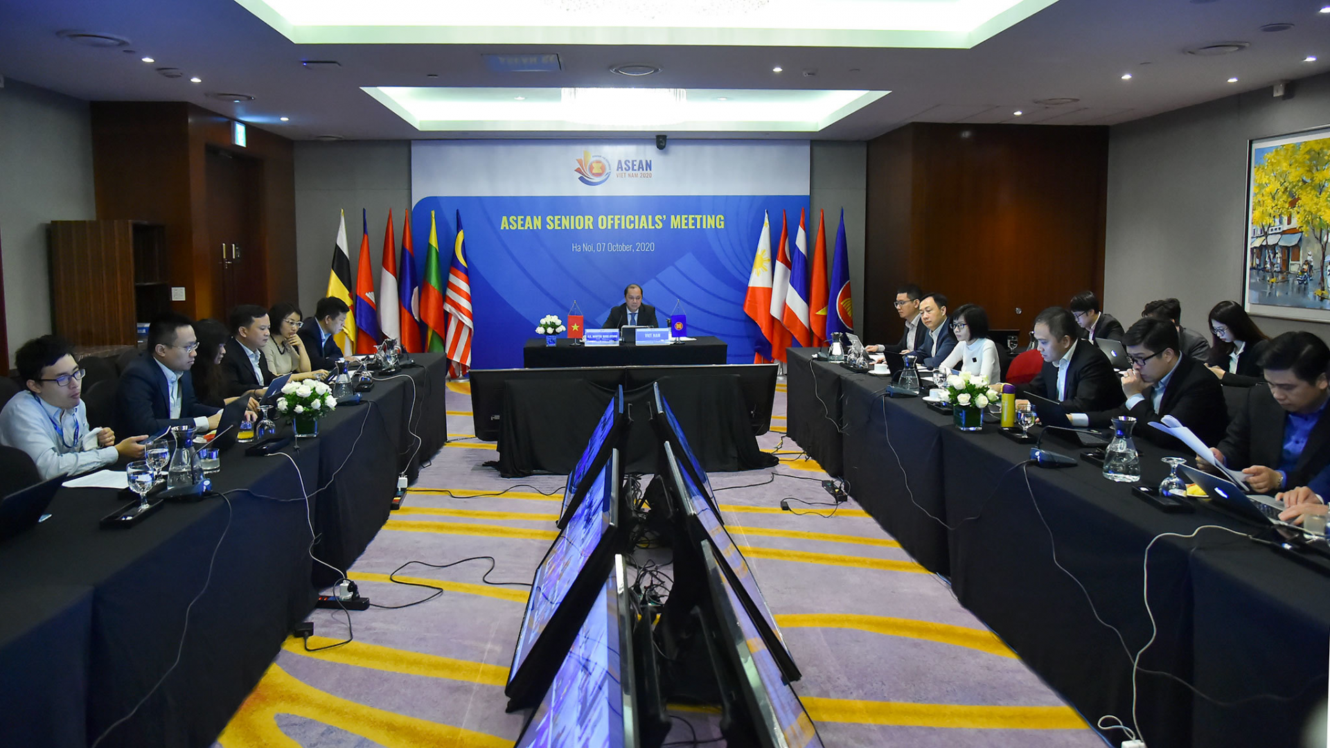 ASEAN pledges to coordinate with China to soon complete talks for Code of Conduct in South China Sea (Bien Dong Sea)