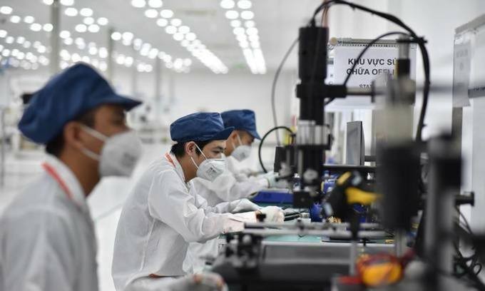 foreign experts vietnam ranks high on economic performance