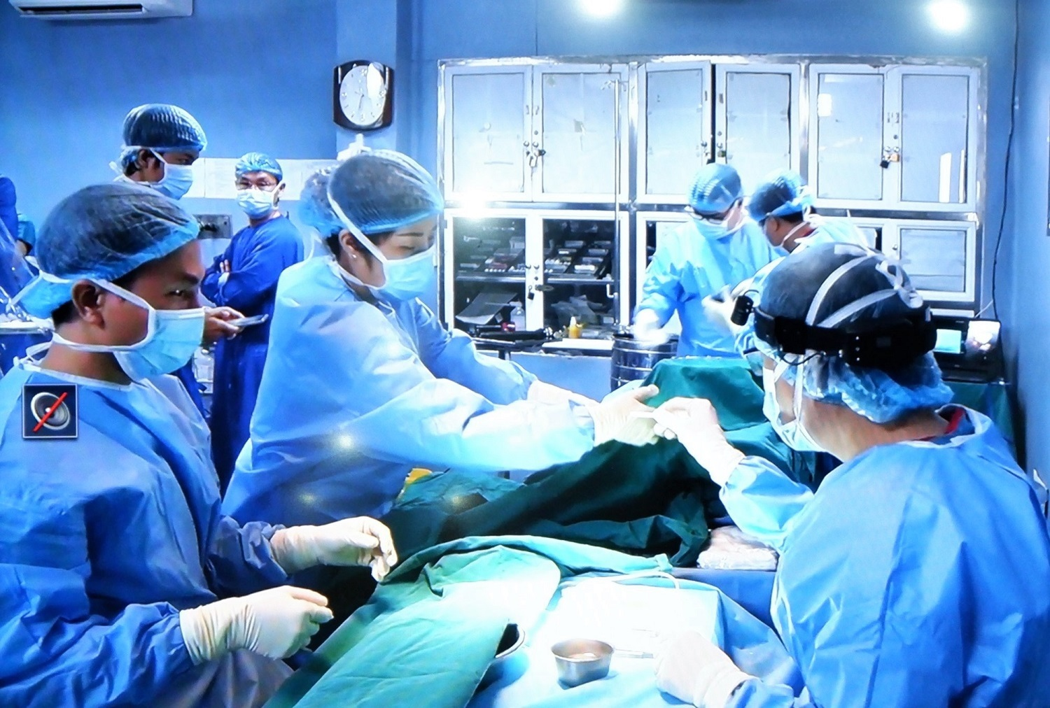 vietnam becomes 20th country worldwide to successfully perform bowel transplants