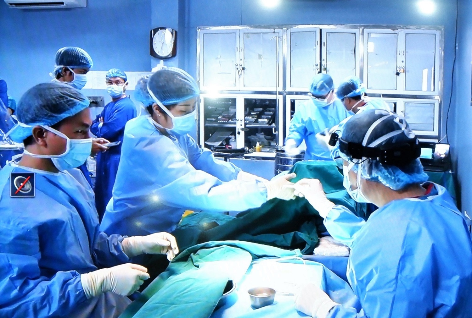 Vietnam becomes 20th country worldwide to successfully perform bowel transplants