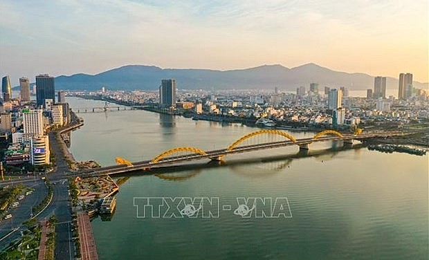 Dragon Bridge spanning the Han River in Da Nang city (Photo: VNA)