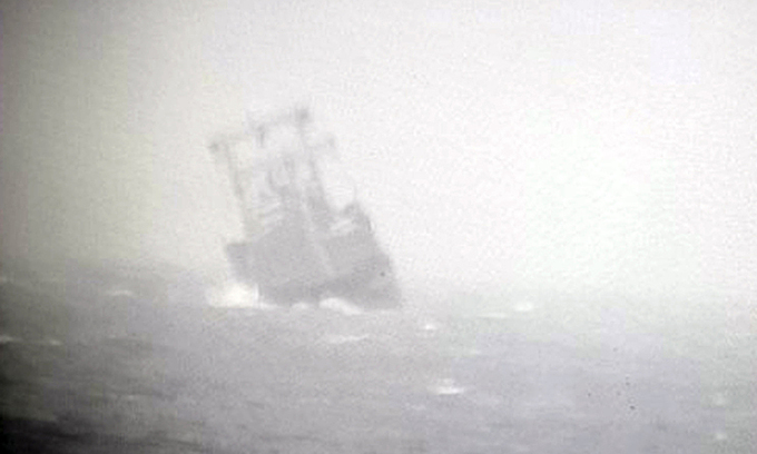 panamanian ship sinks near central coast 15 chinese vietnamese sailors missing