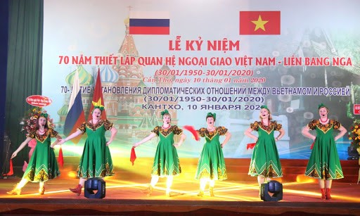 Ambassadors wish to promote people-to-people ties with Vietnam in 2020