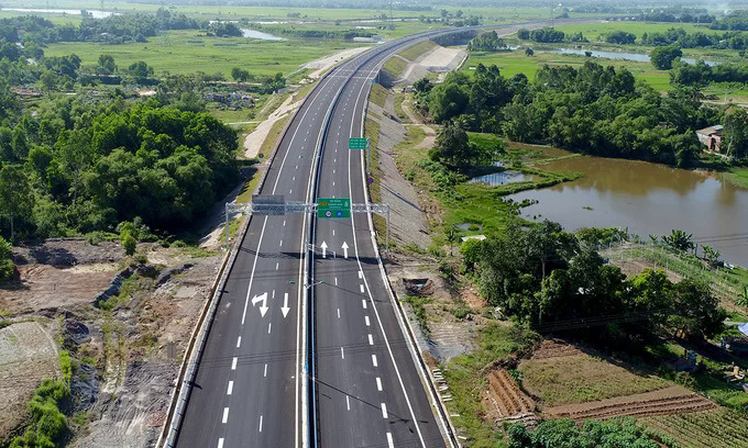ministry of transport will put vietnam north south expressway out to bid