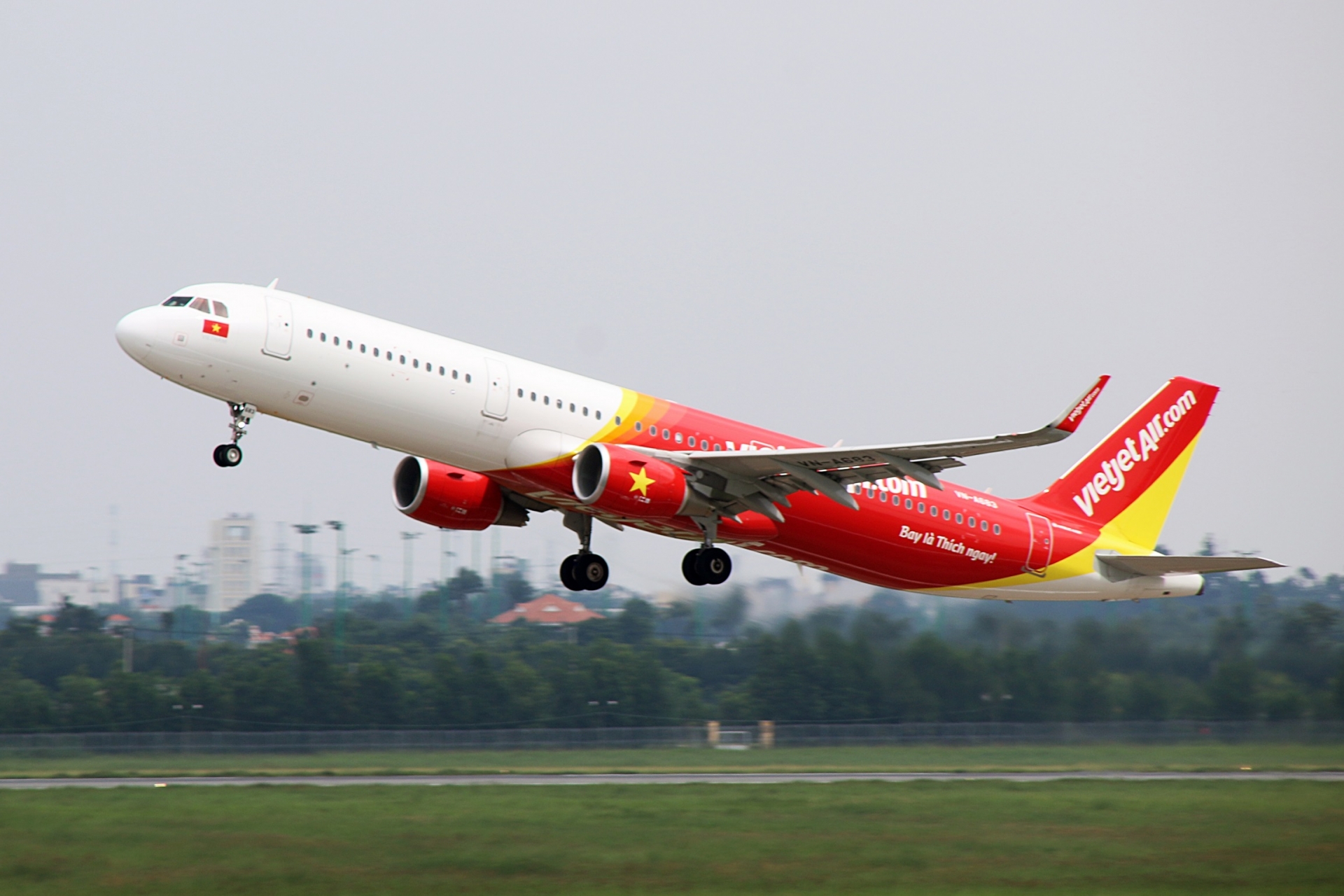 vietjet air to keep up several domestic routes